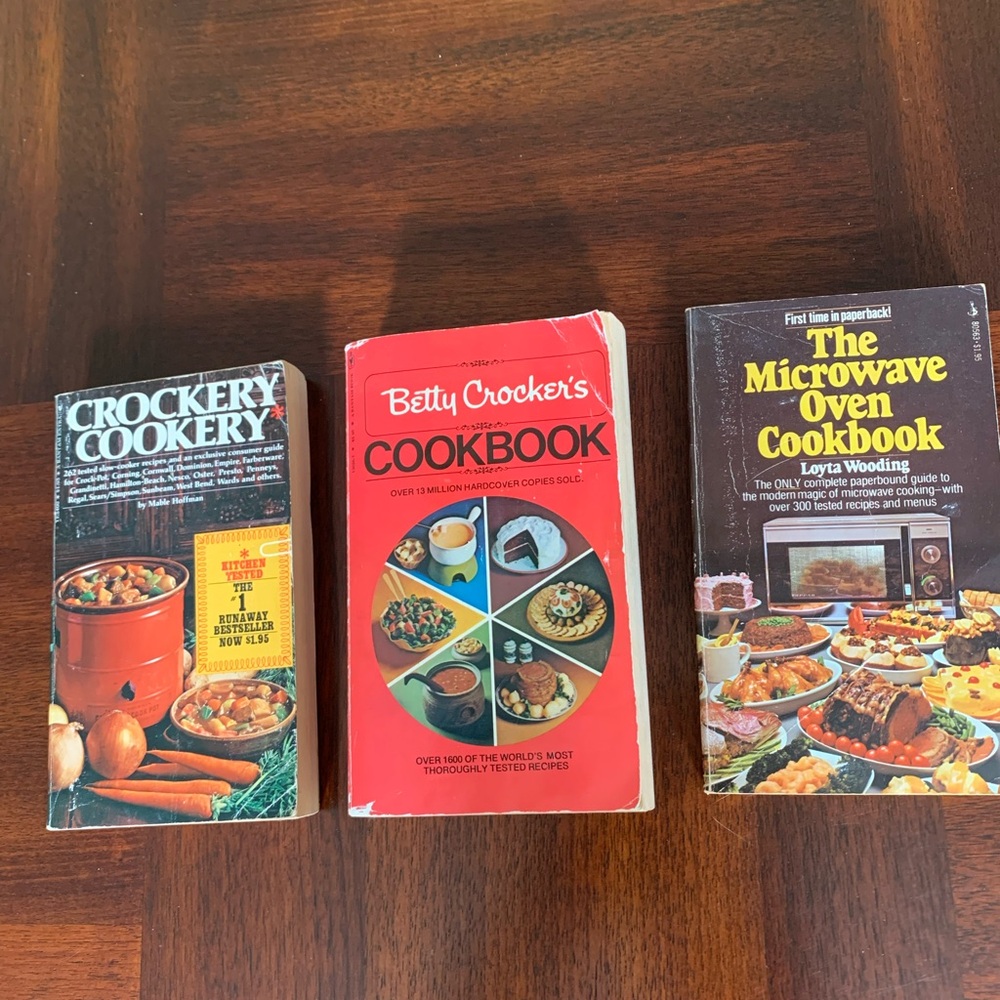 Vtg Cookbooks Betty Crocker, The Microwave Cookbook & Crockery Cookery